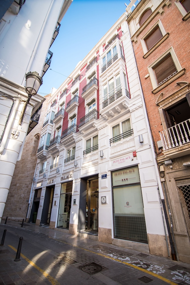 Petit Palace Plaza de La Reina 6/70