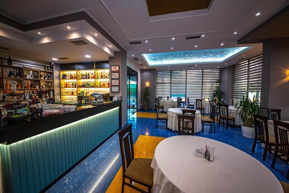 Bella Vista Hotel 25/50