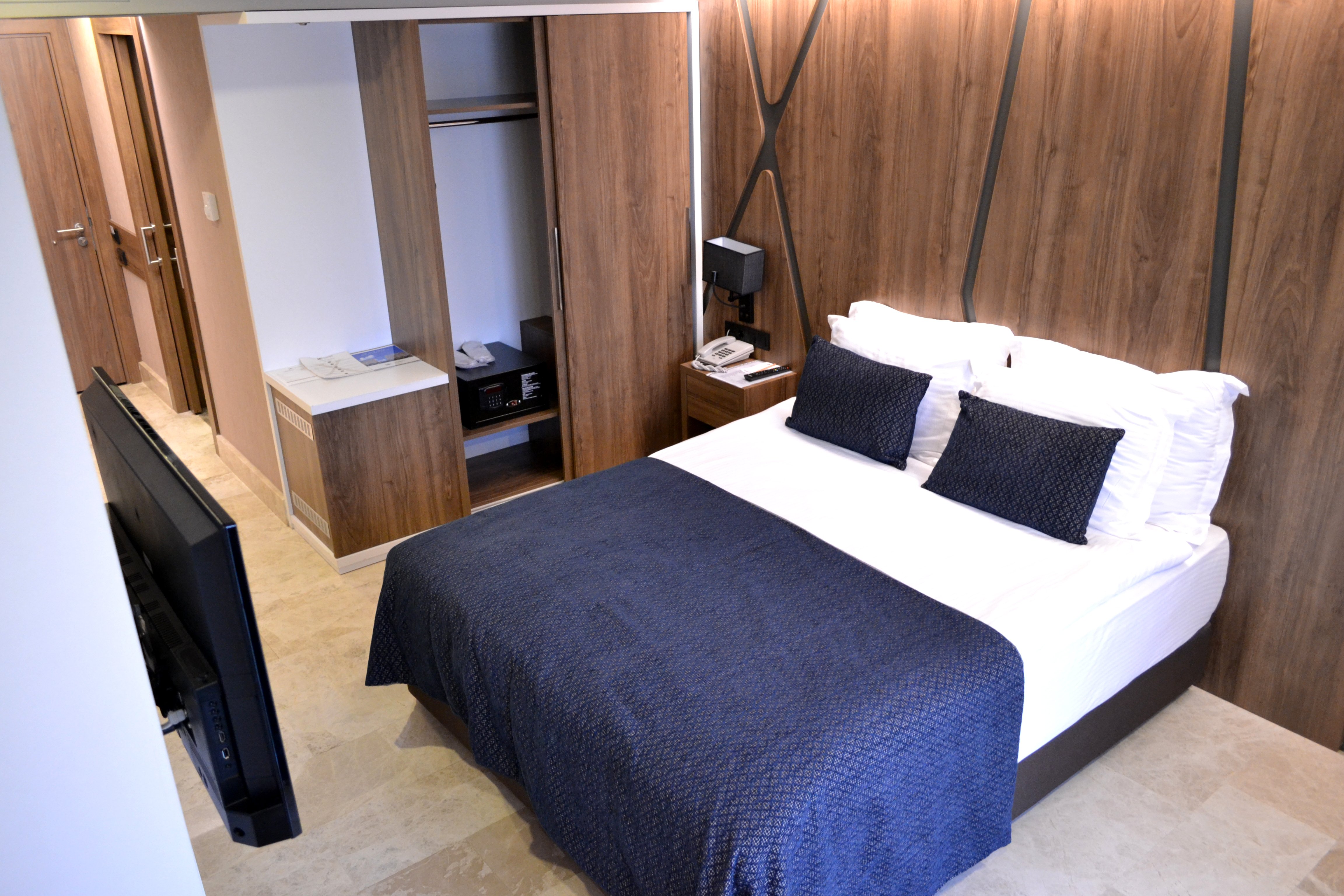Extenso Hotel 12/47