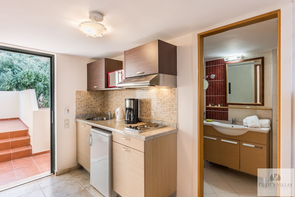Pilots Villas Luxury Suites 45/48