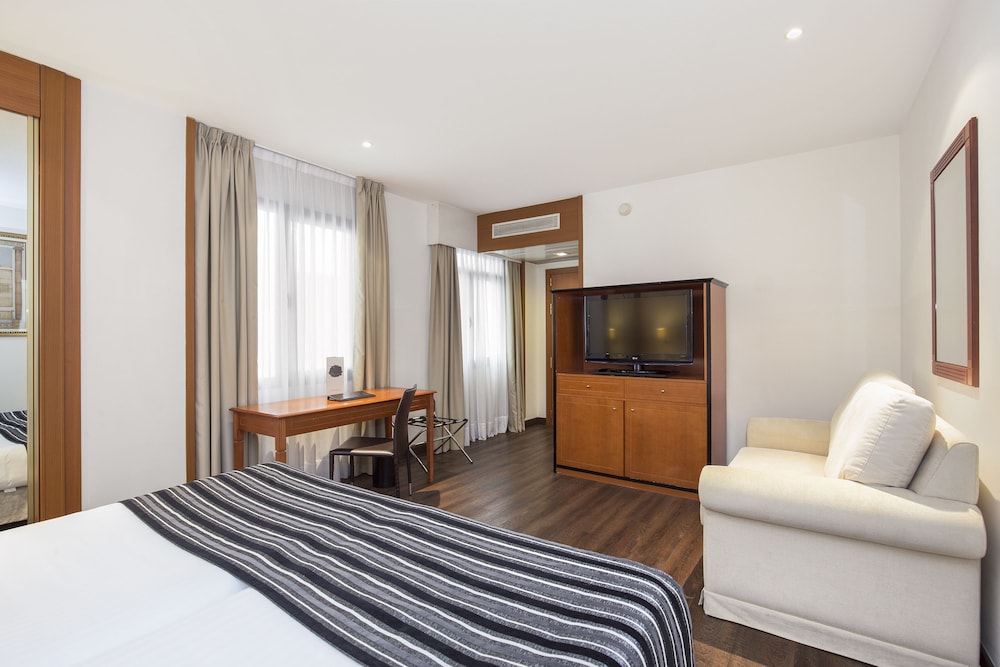 Melia Granada 11/63
