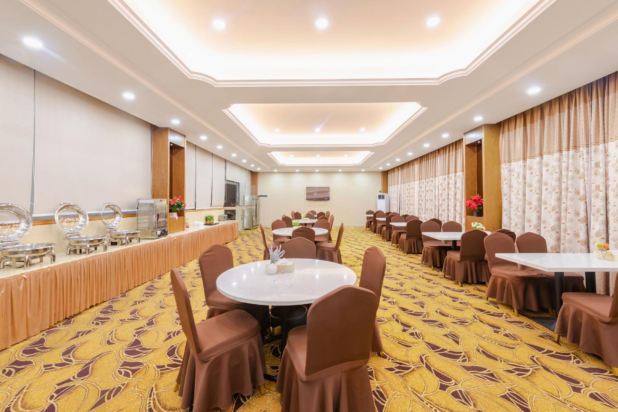 Vienna Hotel (Shenzhen Shiyan Shilong Community) 42/49
