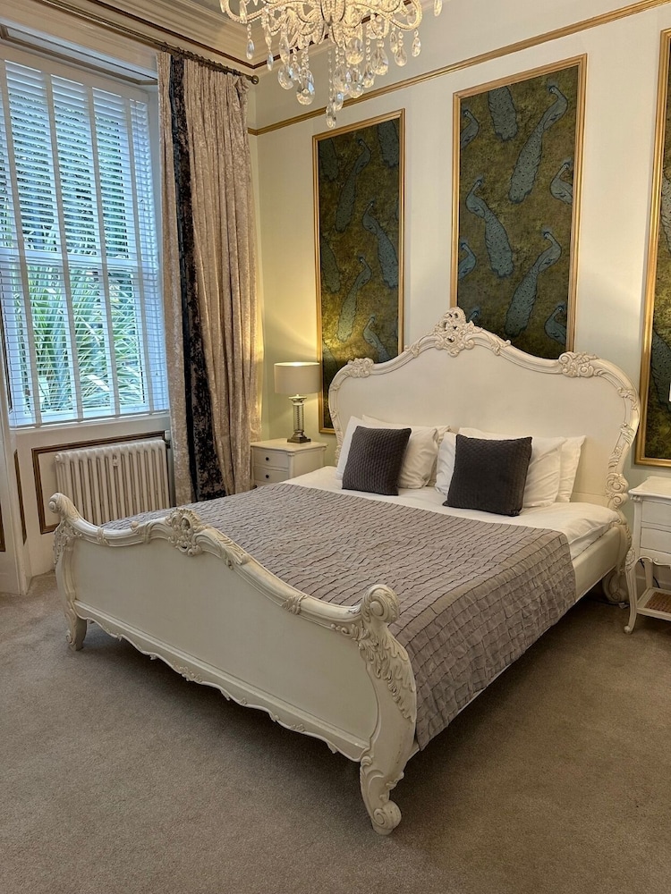 Derby Manor 18/50