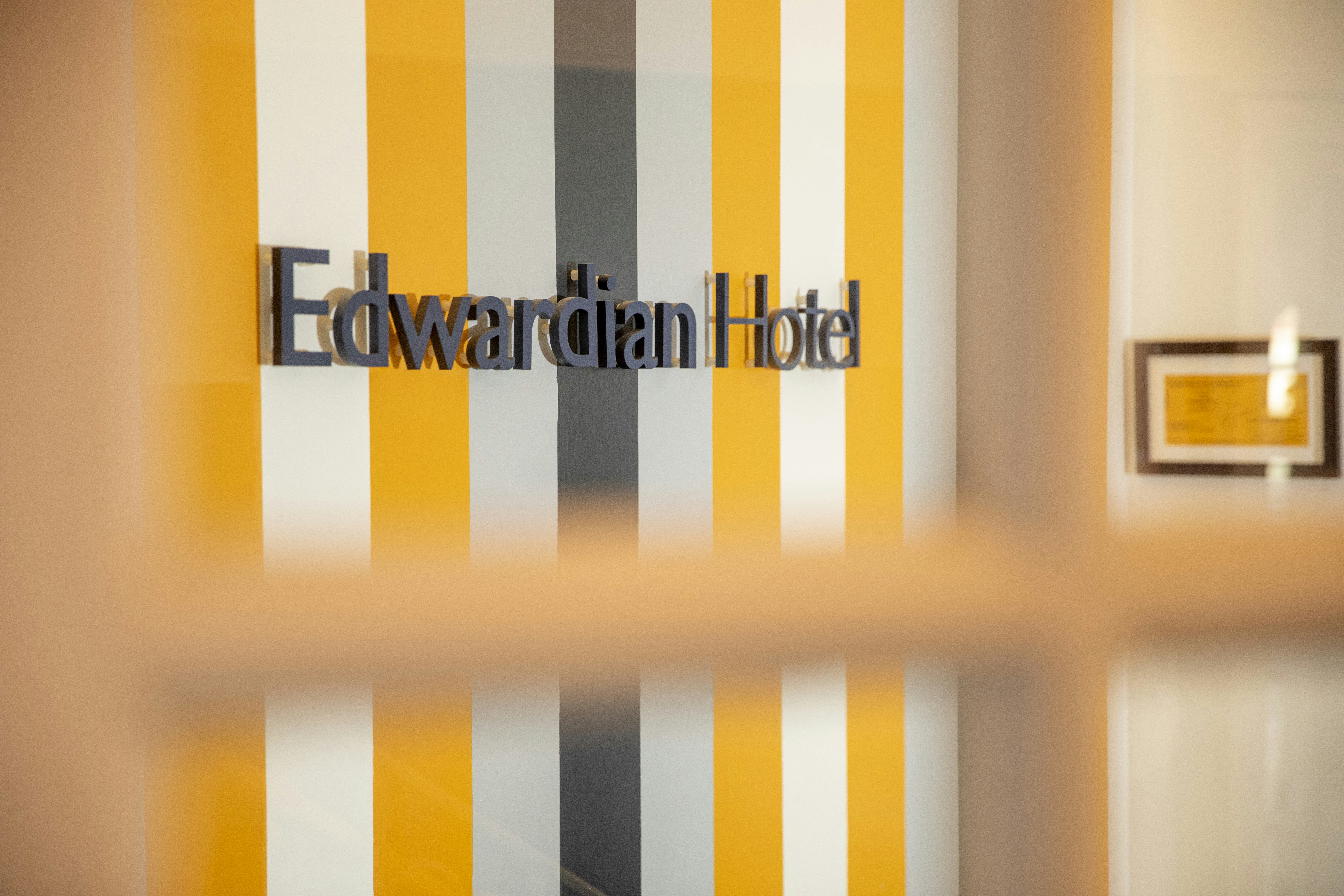 Edwardian Hotel 62/80