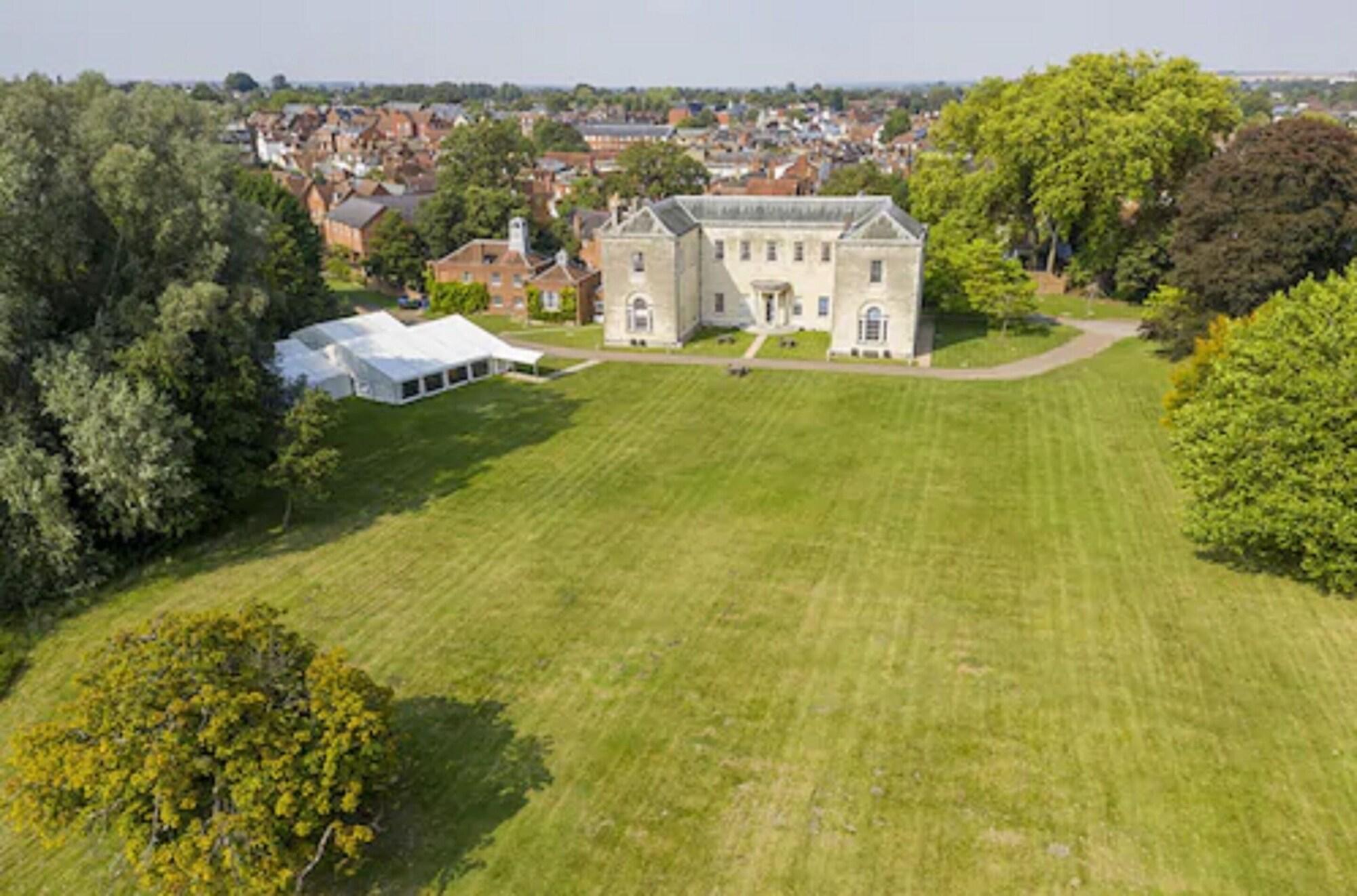 Hitchin Priory 62/71