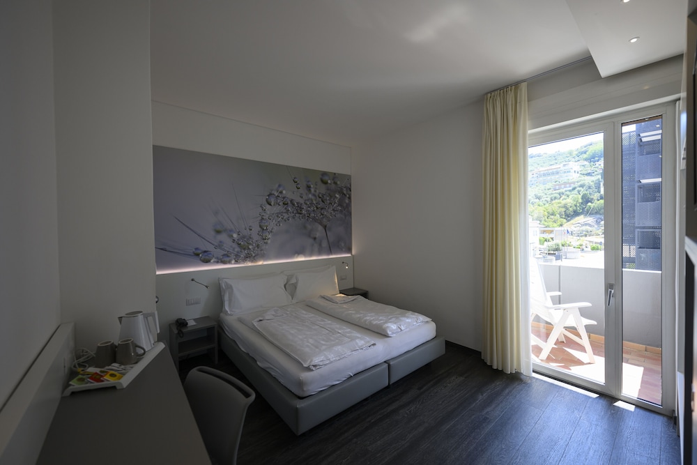 Hotel Riviera 14/50
