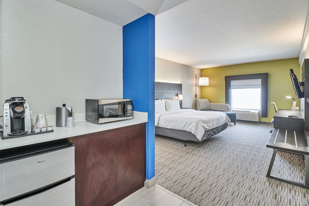 Holiday Inn Express Hotel Suites Clearwater Us 19 N 33/71