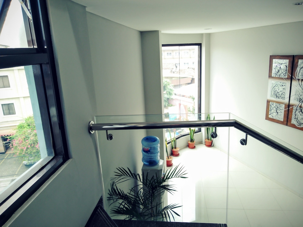 Sentra Inn Bandung 10/18