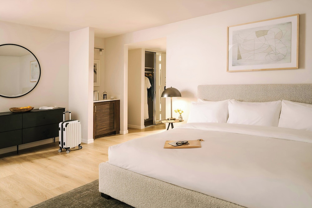 Laguna Brisas A Beach Hotel 18/50