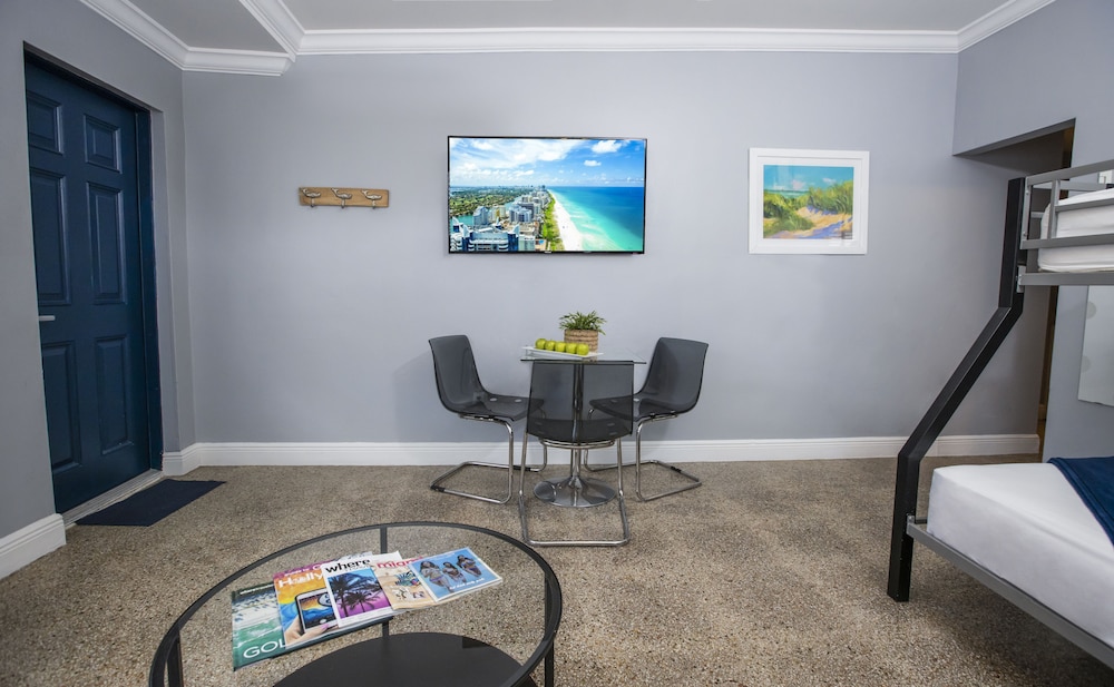 Hollywood Beach Suites Hostel Hotel 58/75