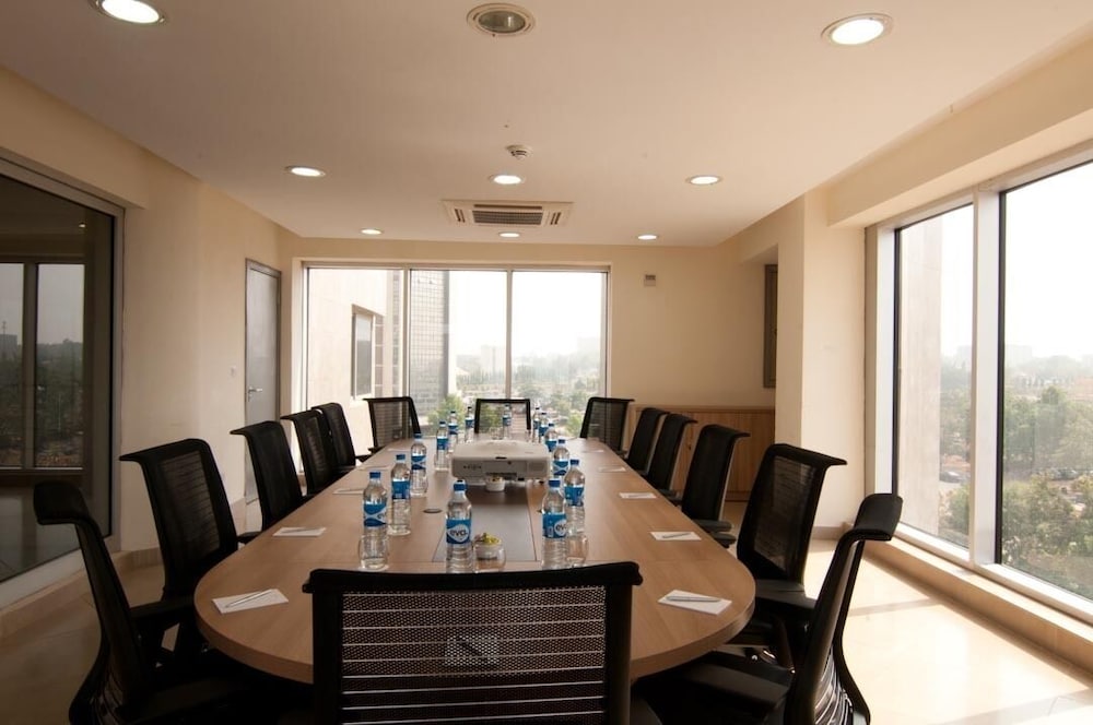 Leola Suites 27/37