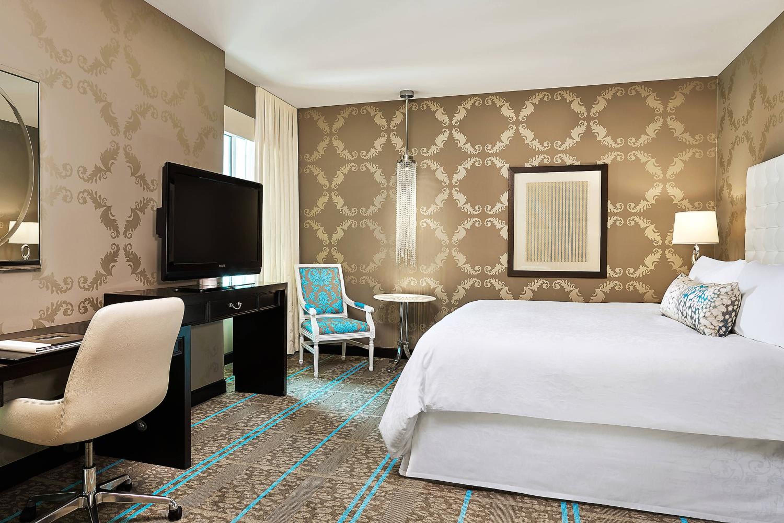 Guest Room, Superior, King Bed, Atrium View