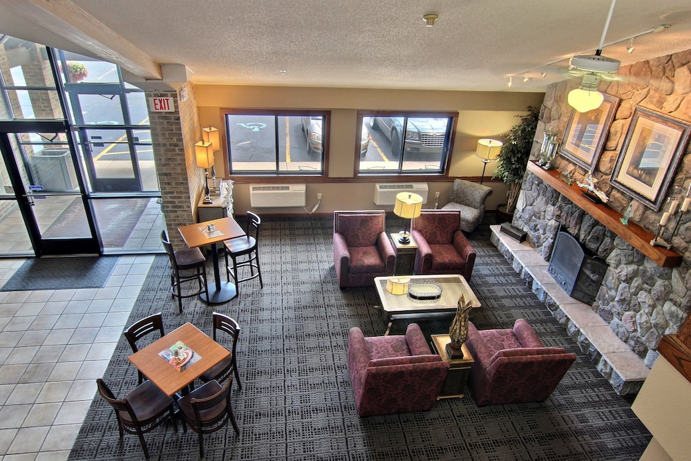 Blossom Hotel & Suites Traverse City 45/64