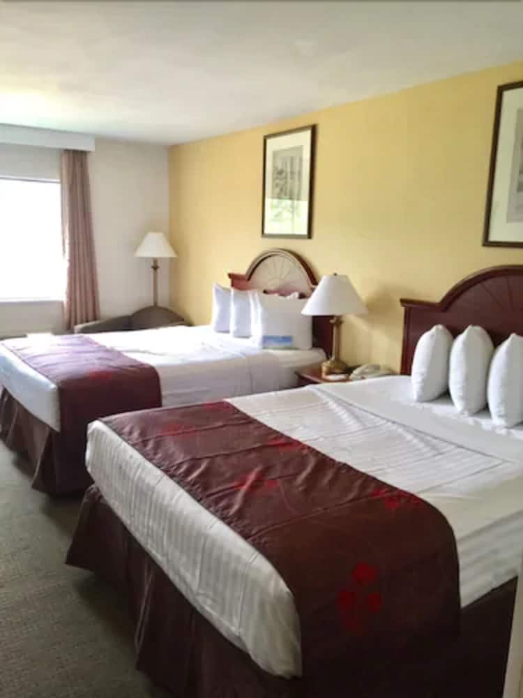 Days Inn & Suites by Wyndham Laurel Near Fort Meade 9/37