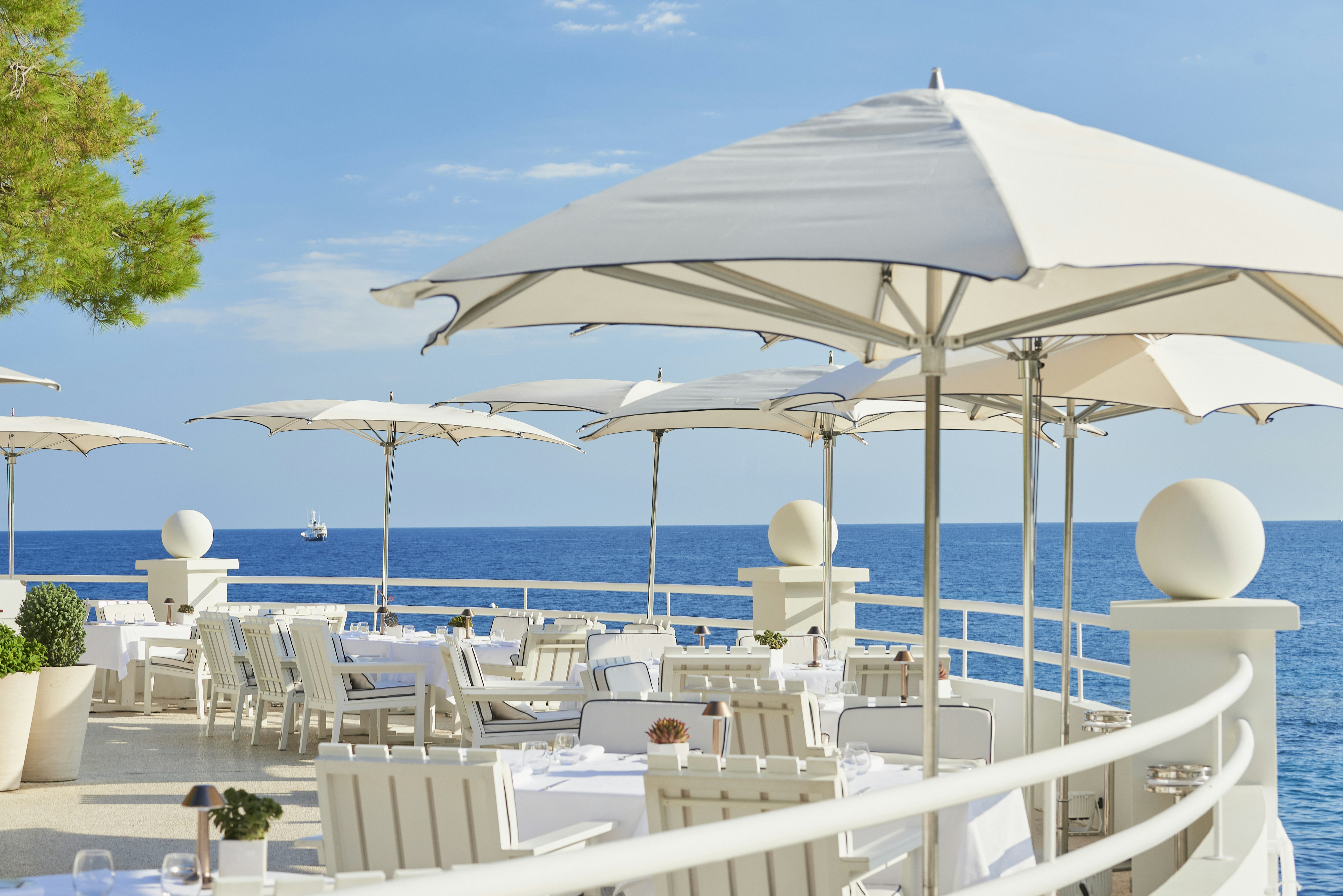 Monte-Carlo Beach Hotel 44/47