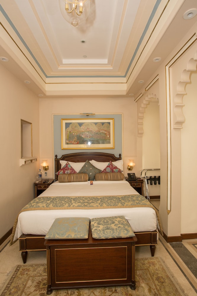 Taj Fateh Prakash Palace 14/54