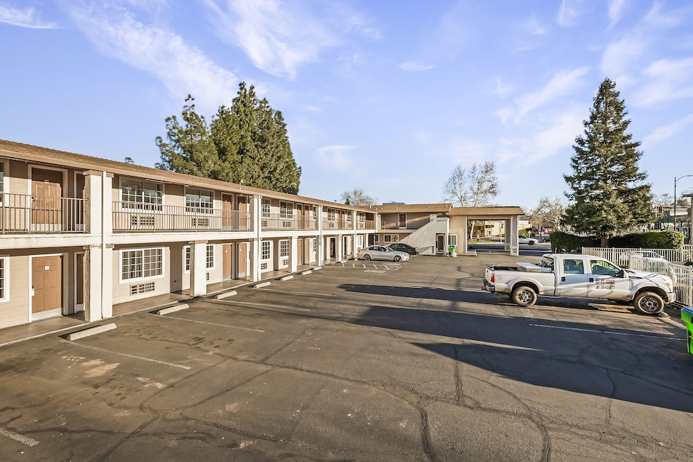 Heritage Inn Express Chico 48/55