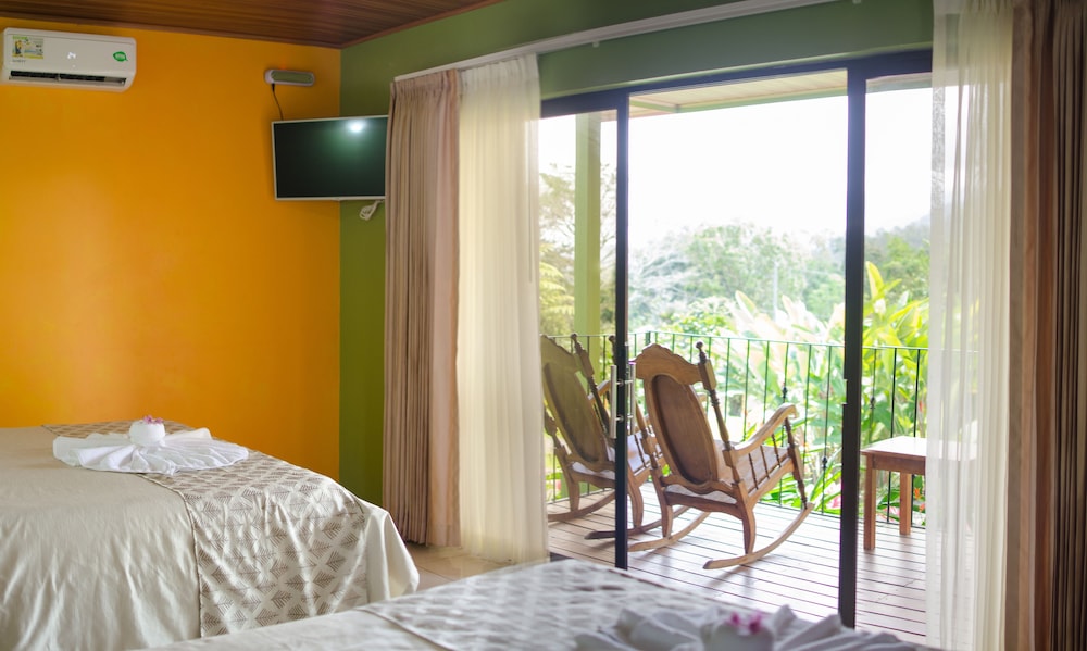 Hotel Miradas Arenal 17/96