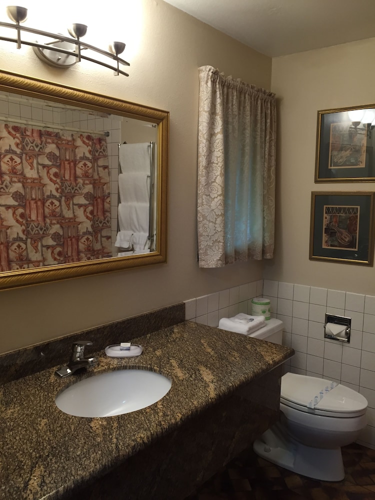 Port Angeles Inn 30/54