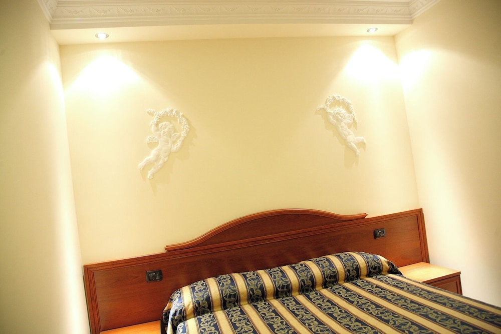 Galaxy Suite 23/35