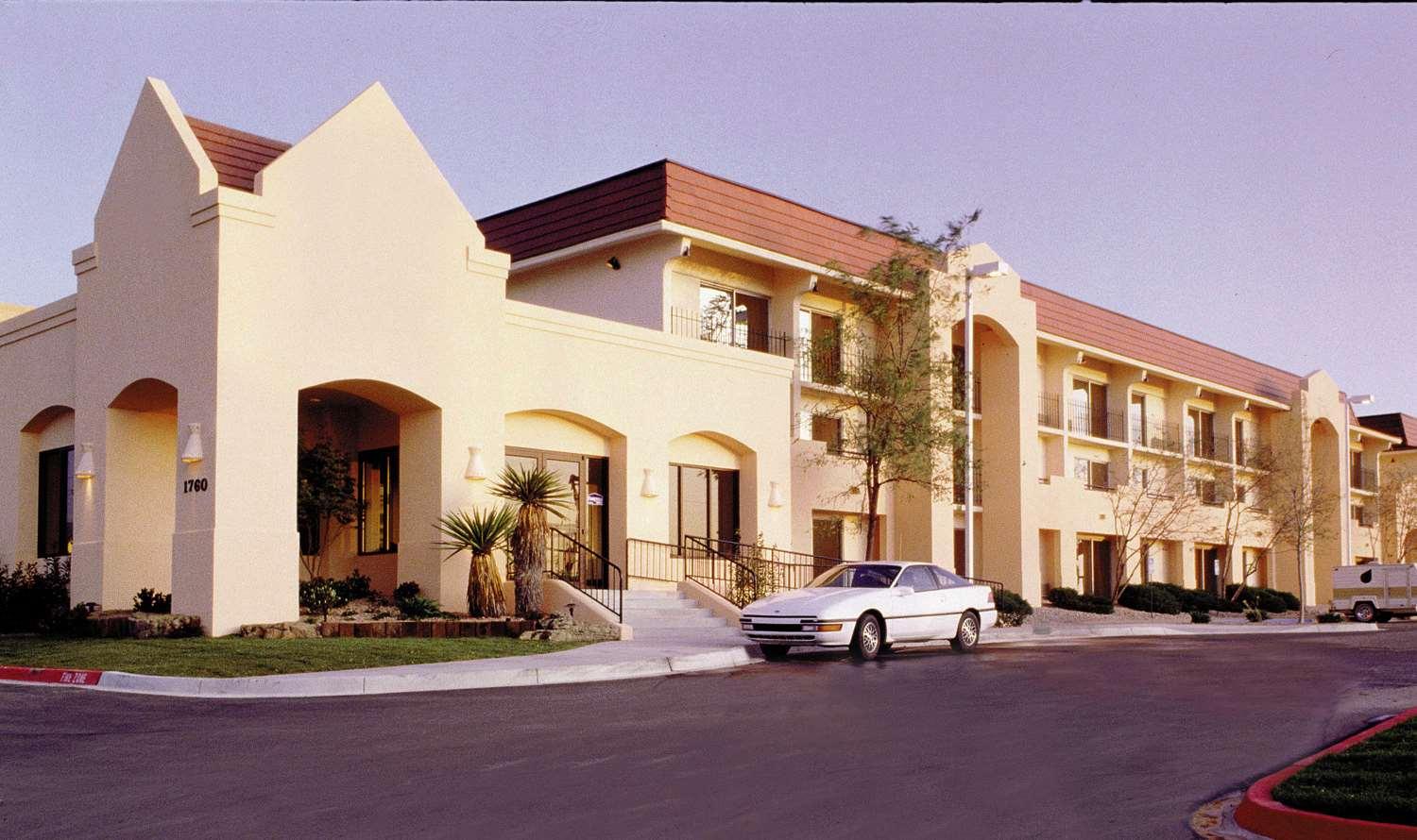 The Querque Hotel 19/23
