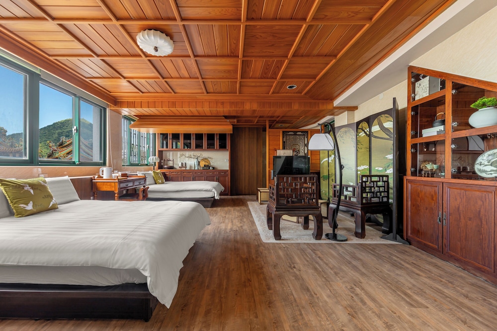Deluxe, Quadruple, 2 Double Beds