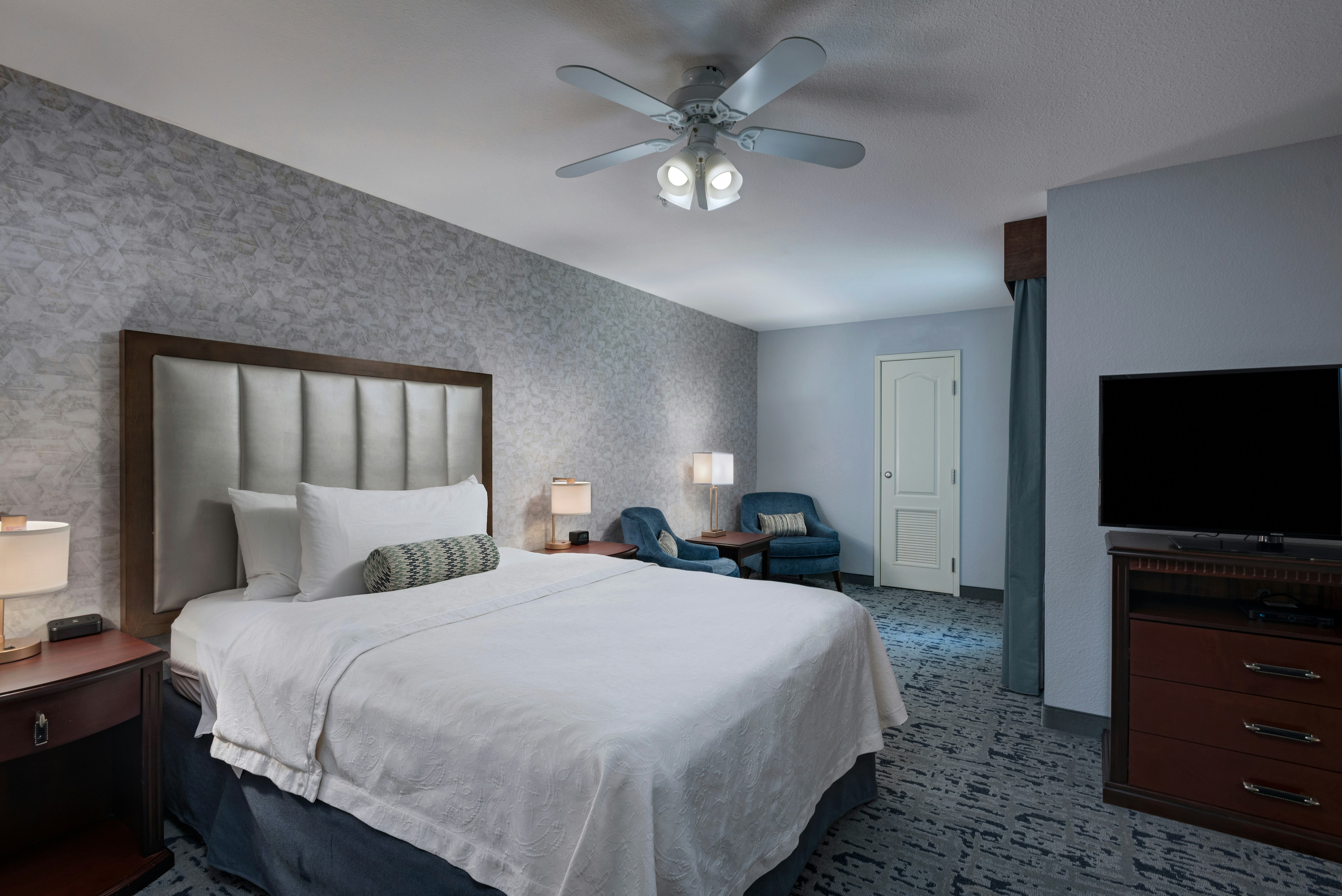 STUDIO, SUITE, QUEEN BED