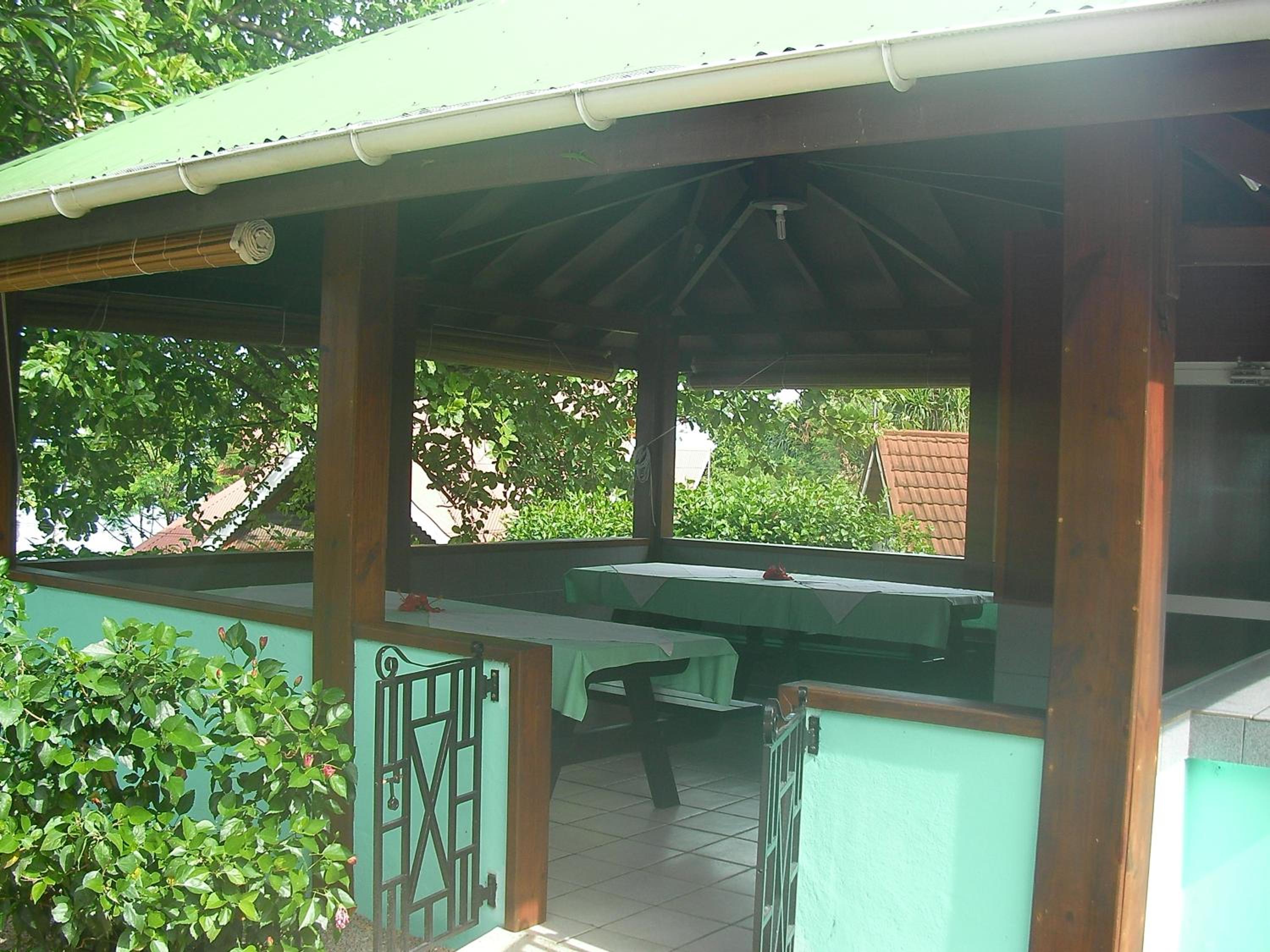 DIVERS LODGE 21/54