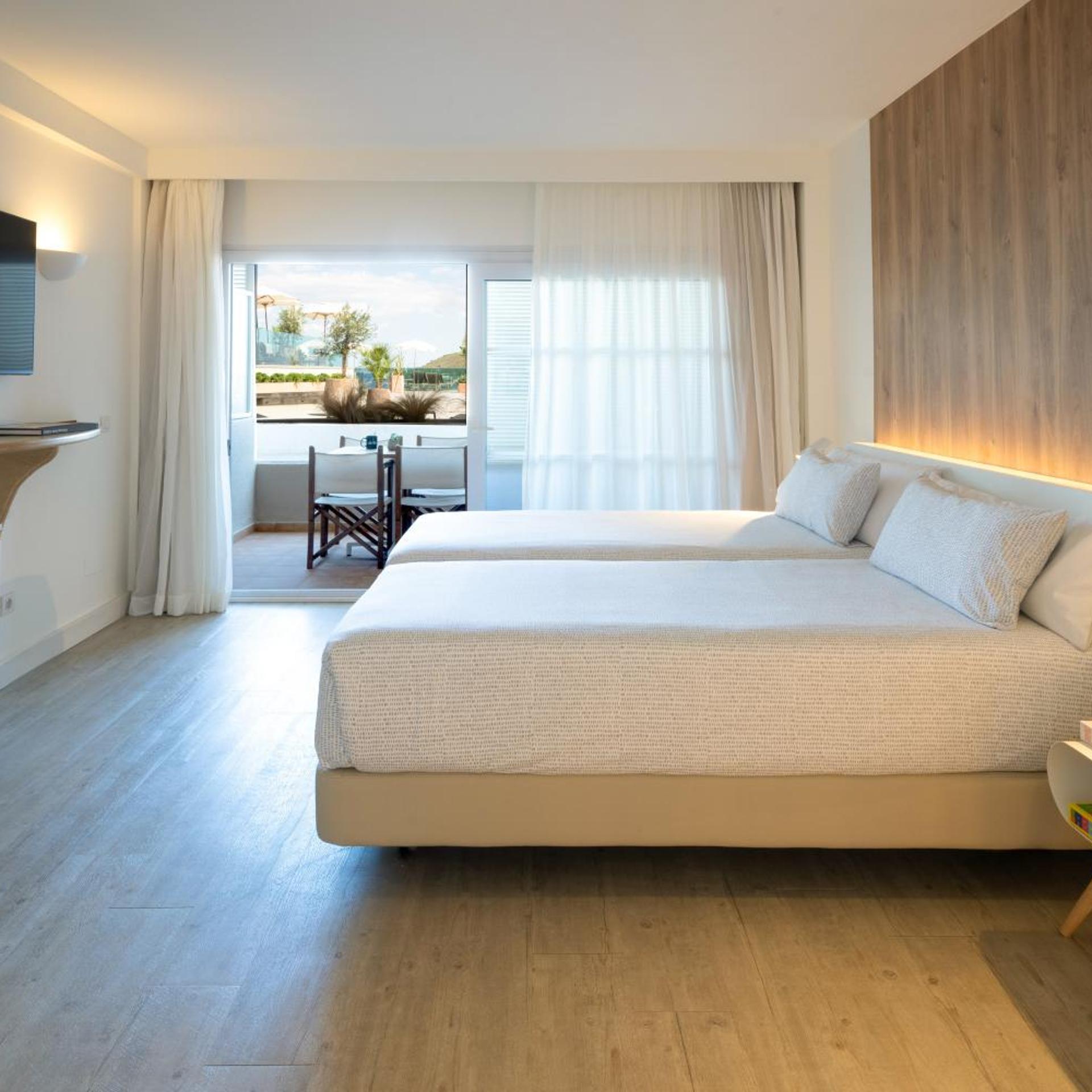 2 Bedrooms, Beach House, Suite, Single Bed