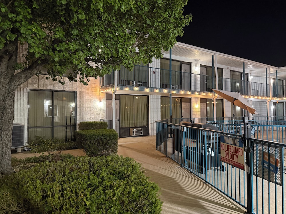 Ozark Valley Inn 5/50