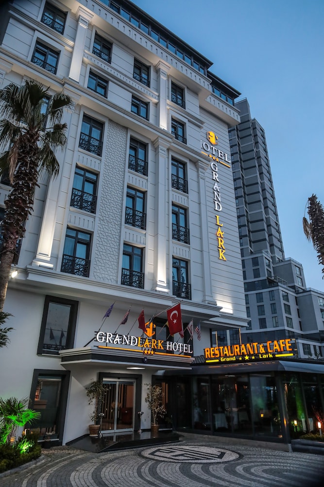 Grand Lark Otel 6/50