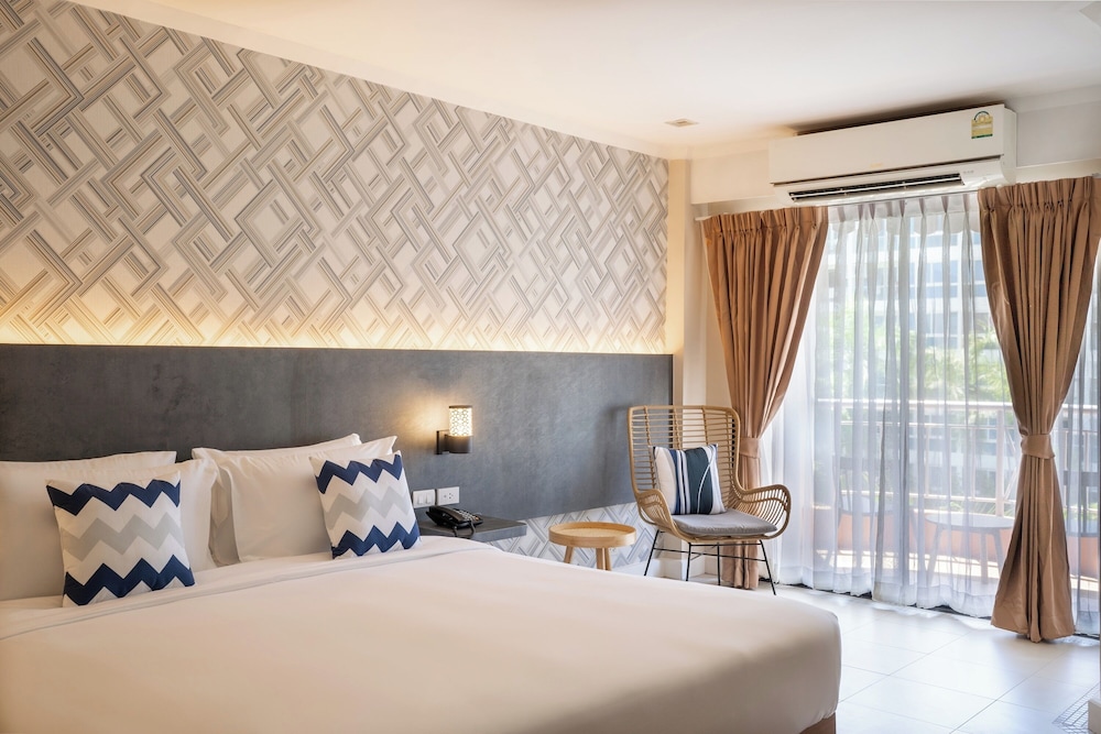 Superior Double Room with Balcony
