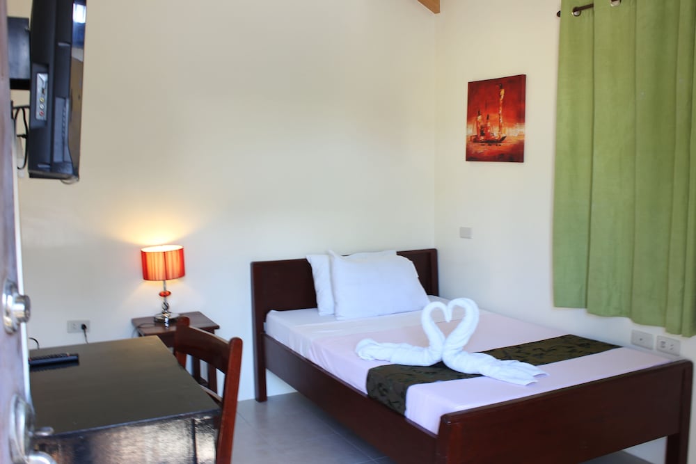 Blue Lagoon Inn Suites 10/25
