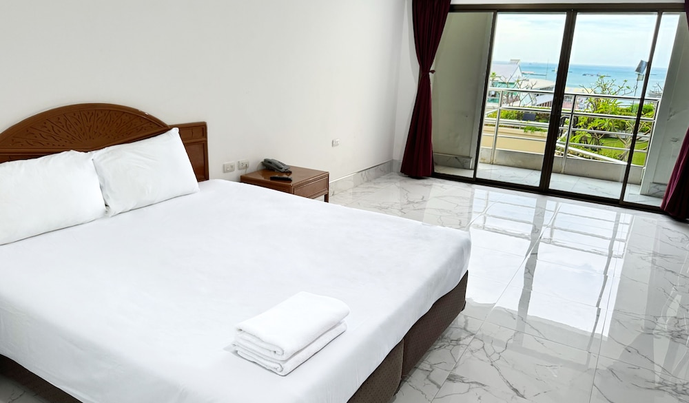 Highfive Hotel 30/70