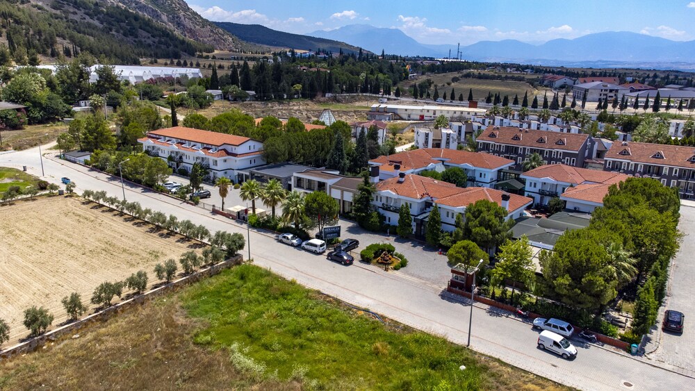 Herakles Thermal Hotel 55/57
