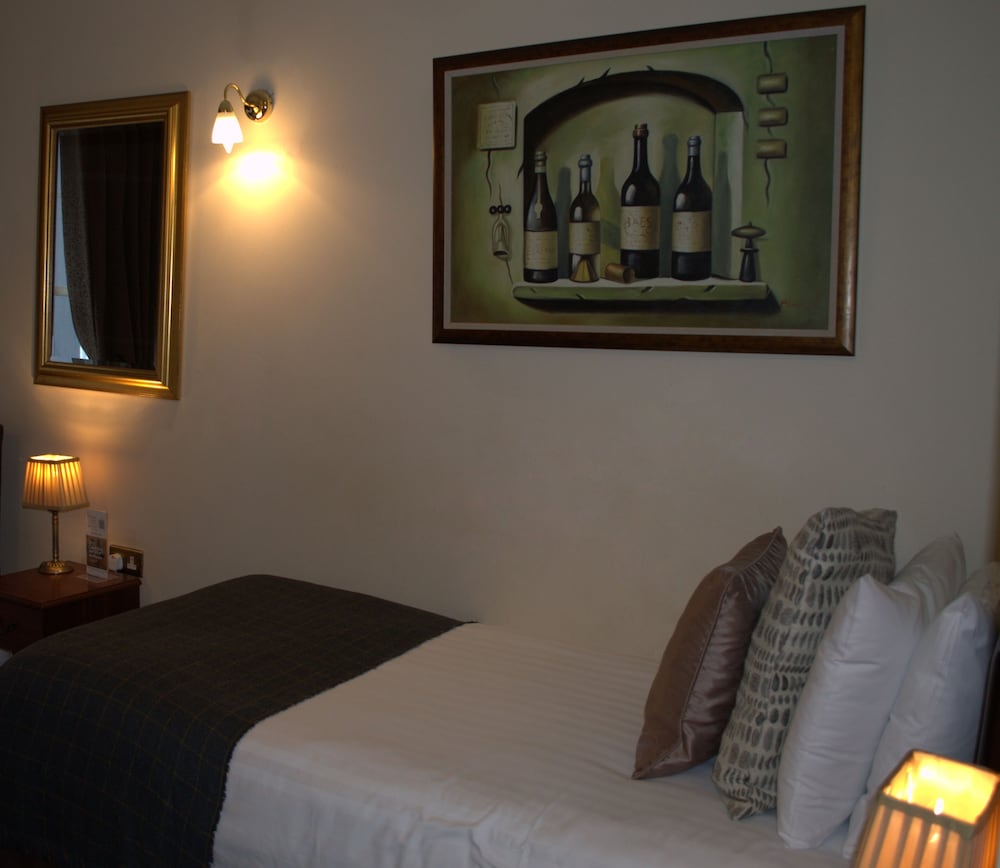 Dublin Citi Hotel 38/49