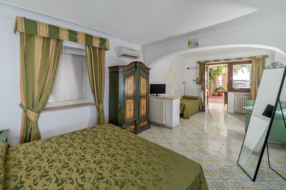 Hotel il Girasole 36/74