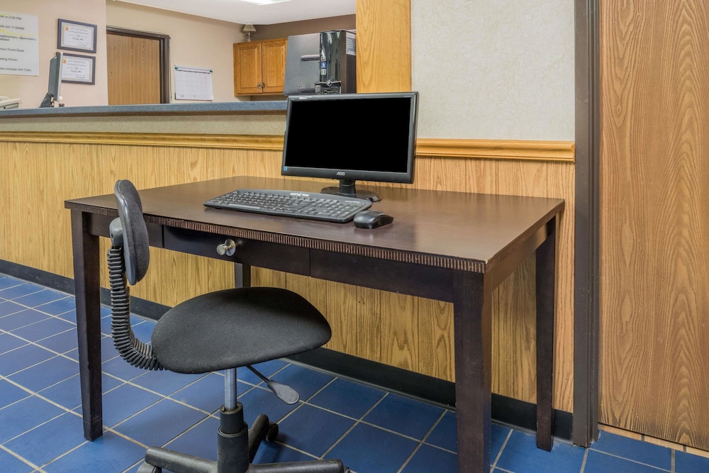 Super 8 By Wyndham Potosi 25/29
