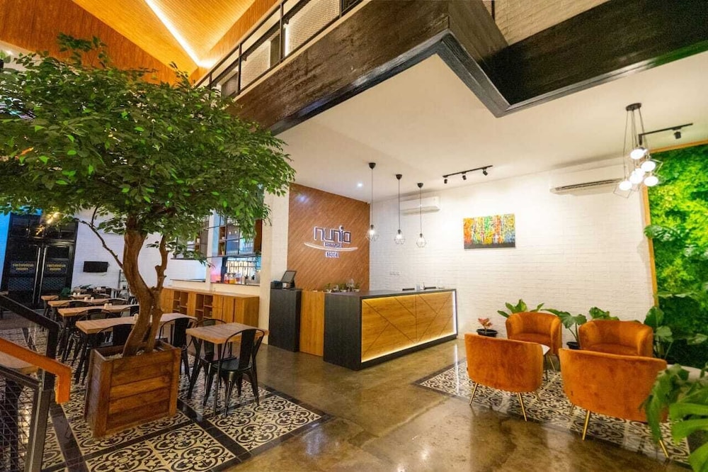 Nunia Tamansari Hotel 30/50