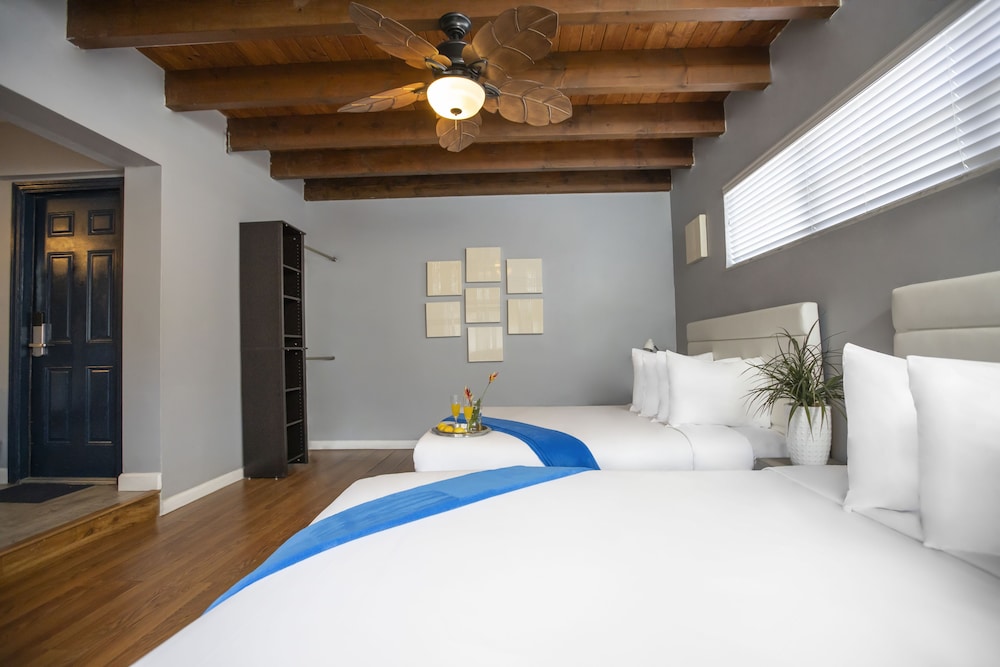 Hollywood Beach Suites Hostel Hotel 43/75