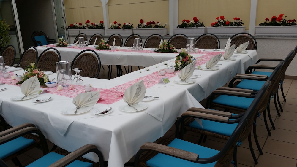 Hotel & Restaurant Park-Cafe Isa 33/50