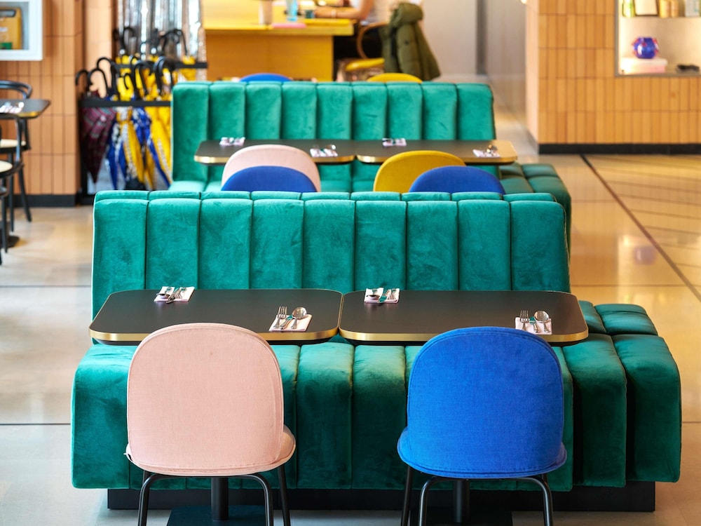 TRIBE Paris Clichy 45/54