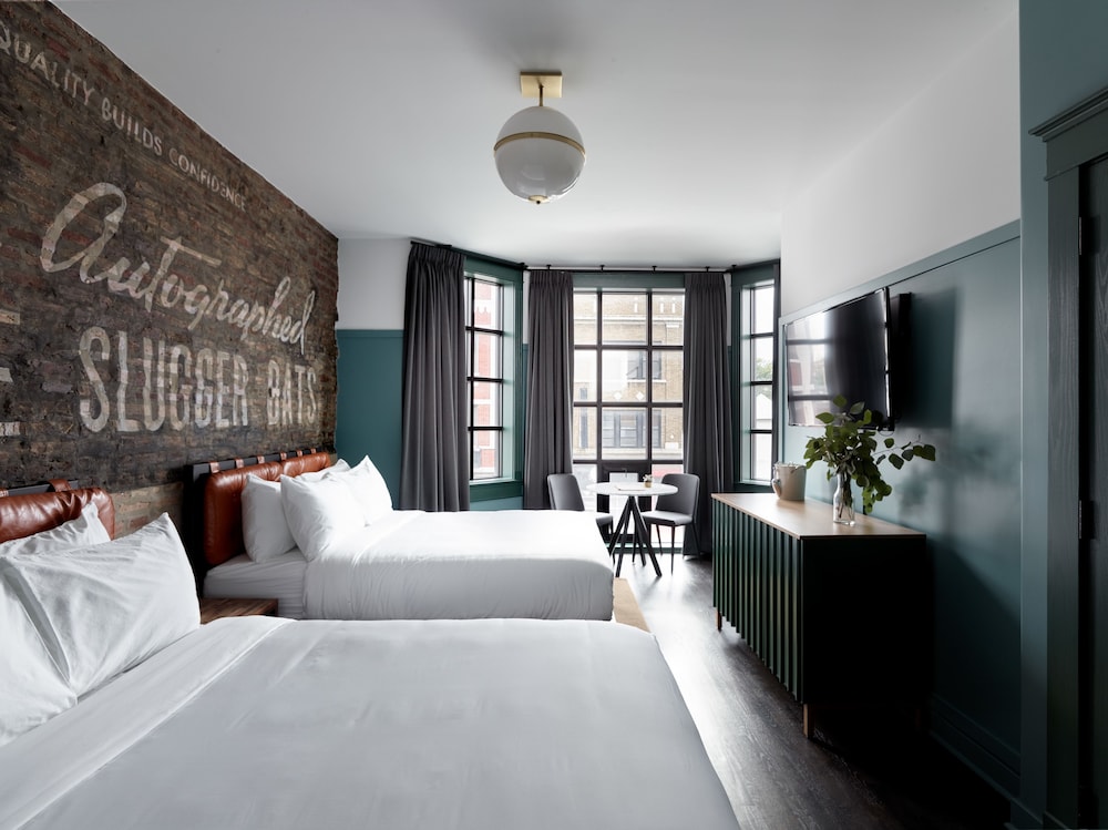 The Chicago Hotel Collection - Wrigleyville 12/44