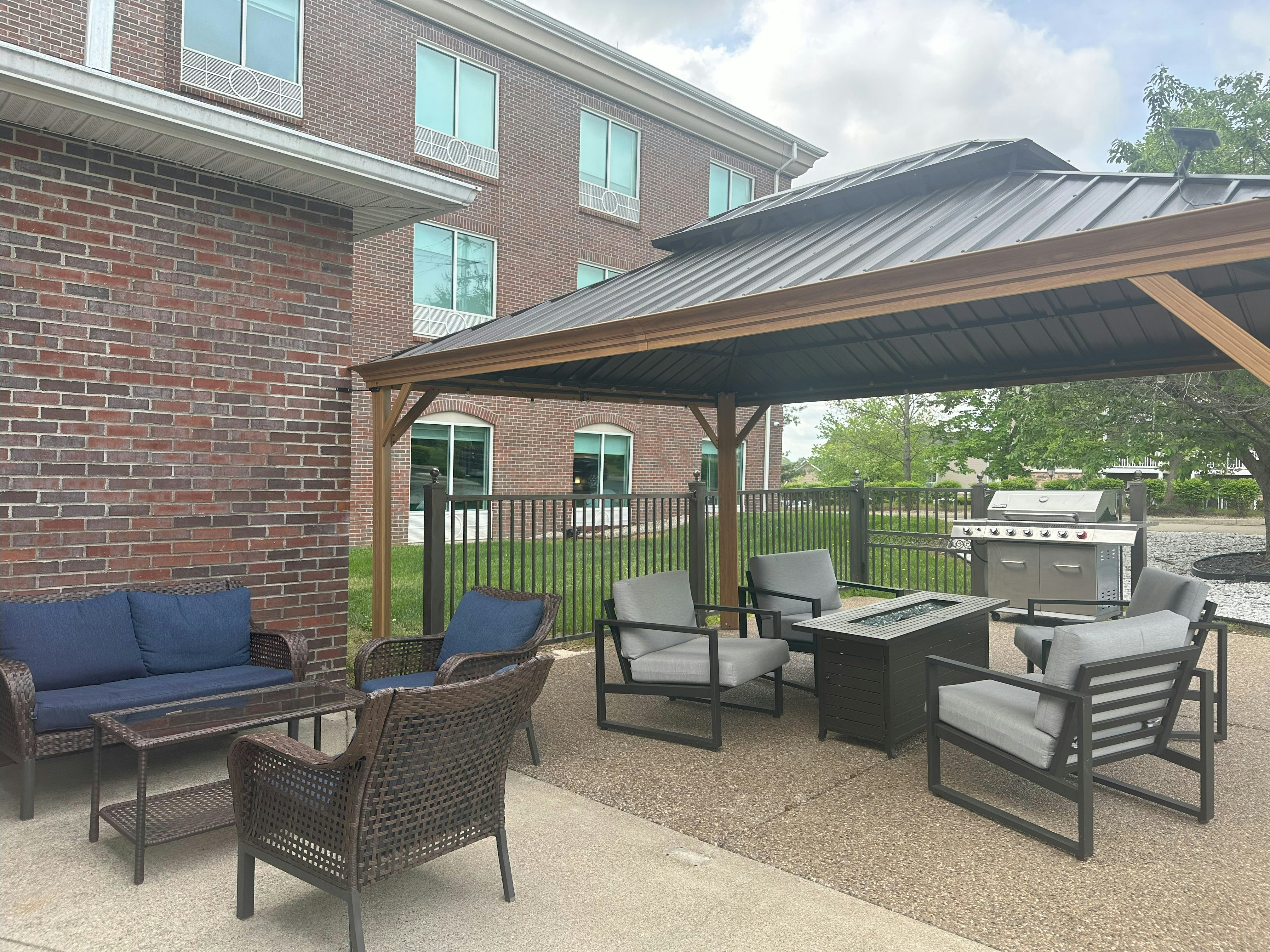 Holiday Inn Express & Suites Lexington Dtwn Area-Keenland 29/41