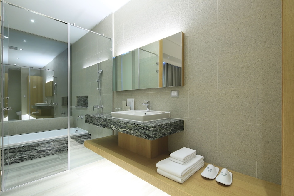 South Urban Hotel 42/45