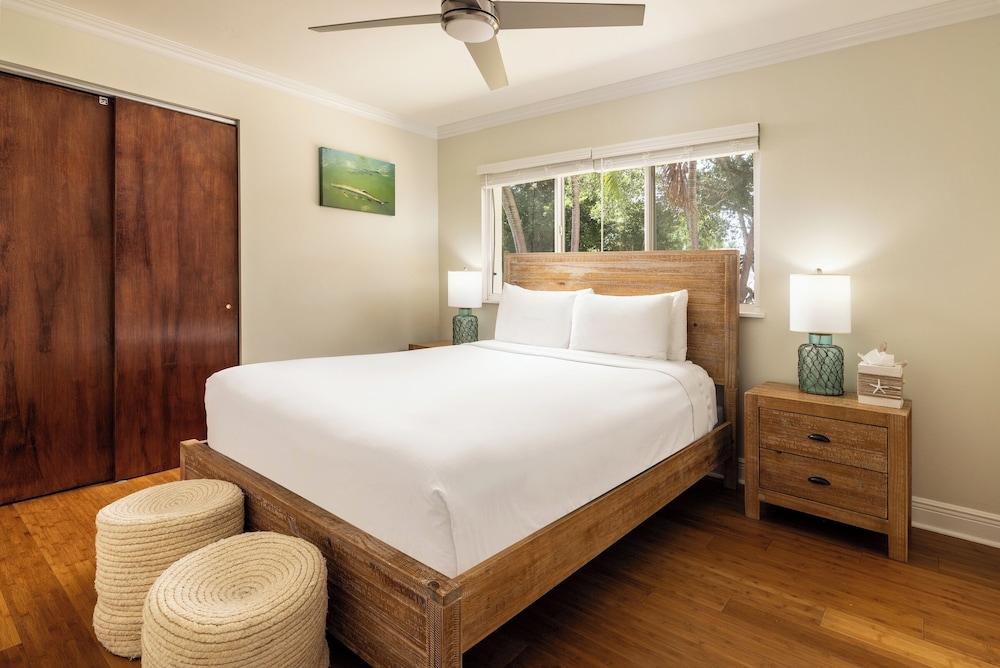 3 Bedrooms, House, King Bed, 3 Queen Beds, Ocean Front
