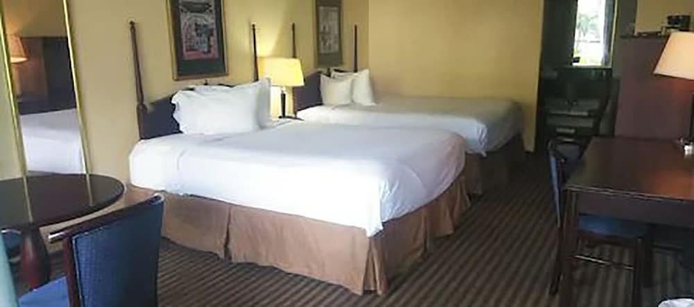 Standard, 2 Queen Beds