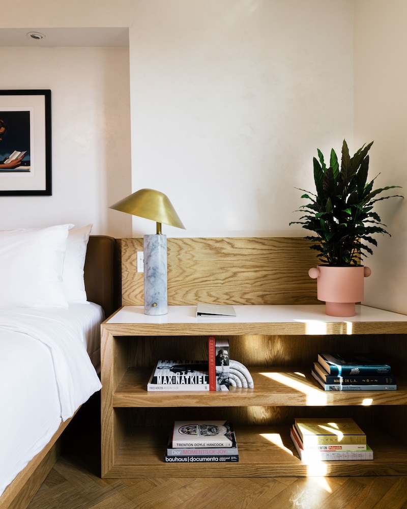 Short Stories Hotel 41/53