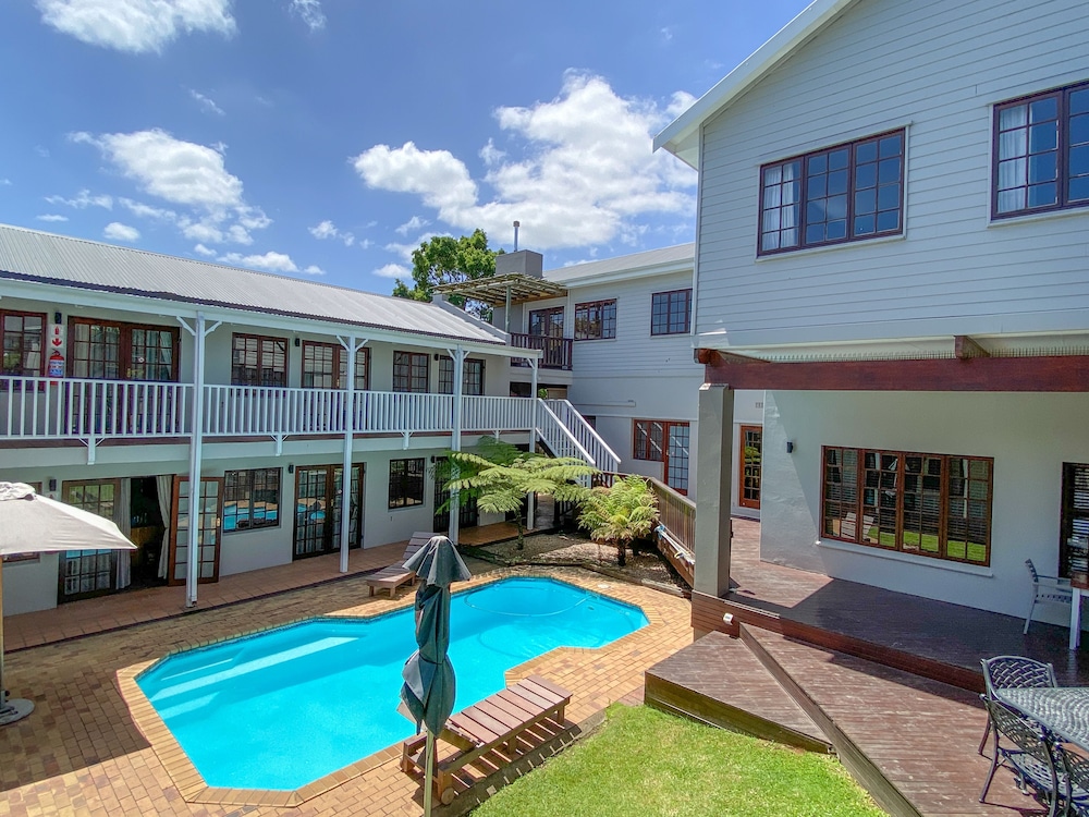 Loerie Guest Lodge 22/25