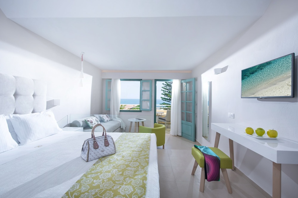 Petra Beach Hotel 10/68